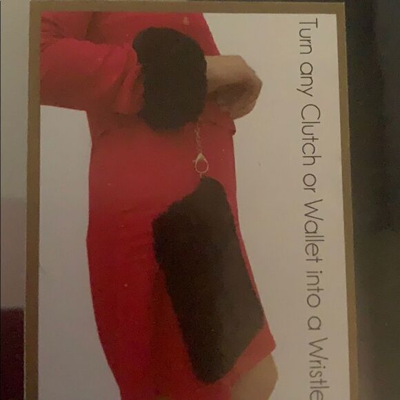 Fur wristlet  - Picture 6 of 6